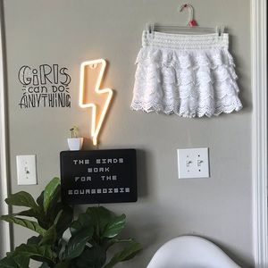 Women’s lace layered shorts